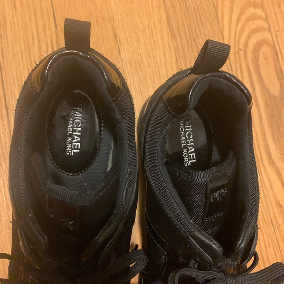 Michael Kors womens size 8 sneakers in black - Picture 4 of 5